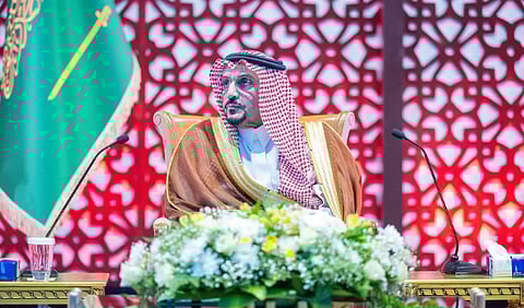 أمير القصيم يرعى حفل تخريج 598 خريجًا من طلبة كليات عنيزة الأهلية