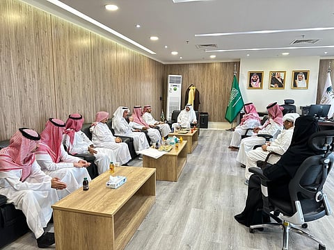  مدير عام فرع وزارة الموارد البشرية والتنمية الاجتماعية ورئيس النيابة العامة بجازان يعقدان اجتماعًا مشتركاً 