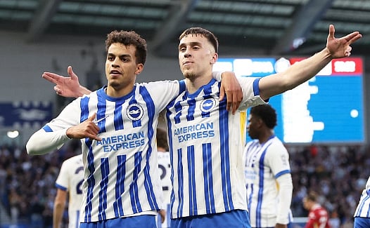 برايتون يهزم تشيلسي بثلاثية نظيفة في الجولة الـ34 من الدوري الإنجليزي