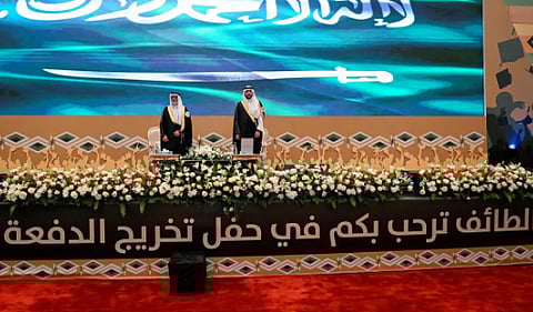 الأمير سعود بن نهار يرعى حفل تخريج 10,808 طلاب وطالبات من جامعة الطائف