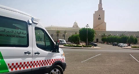 "الهلال الأحمر" بالمدينة المنورة يعيد النبض لحاجة نيجيرية بمسجد الميقات بعد تعرضها لتوقف قلبي