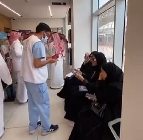 مركز المراقبة الصحي بجسر الملك فهد يقدم خدماته لـ 1880 حاجا من البحرين