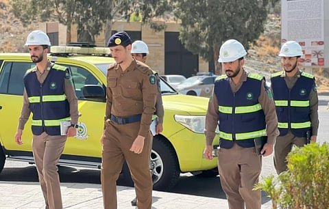 قوات الدفاع المدني بالطائف تعزز أعمالها بنشر فرق موسمية في المواقيت