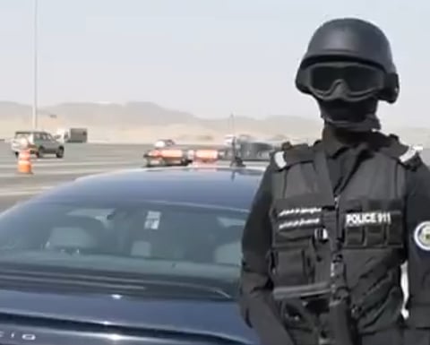 بالفيديو.. انتشار الدوريات الأمنية لمنع دخول المخالفين إلى مكة