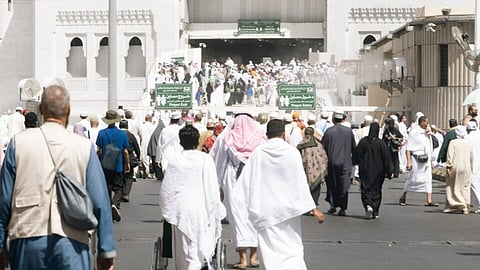 الترحيل والمنع من دخول المملكة.. «الداخلية» توضح عقوبة المقيمين المخالفين لأنظمة وتعليمات الحج