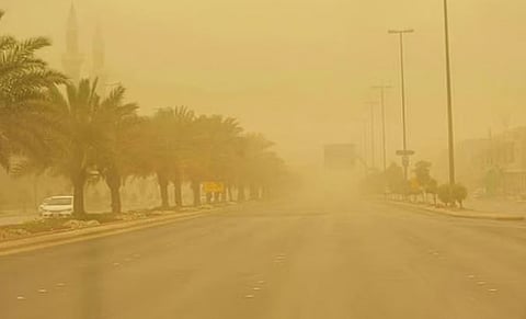 «الأرصاد»: عوالق ترابية ورياح نشطة على منطقتي نجران وتبوك