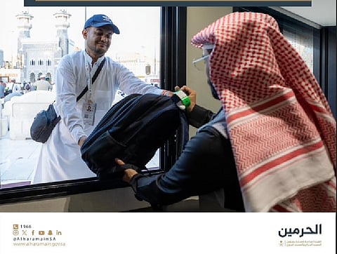 من أجل عبادة بلا عناء.. مراكز حفظ الأمتعة بالمسجد الحرام تسهل حركة الزوار على مدار الساعة