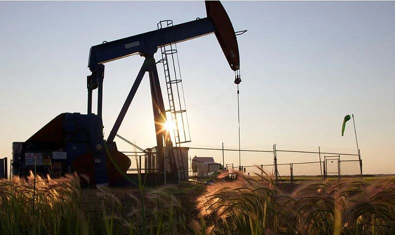 ارتفاع أسعار النفط 4% بعد حصار الولايات المتحدة لمضيق هرمز