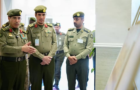 مدير عام الجوازات المكلّف يتفقد سير العمل في جوازات محافظة الطائف