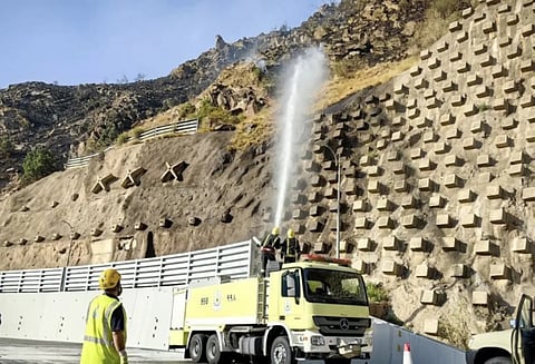 «الدفاع المدني» بالباحة يباشر حريقًا في أشجار وأعشاب في محافظة المندق