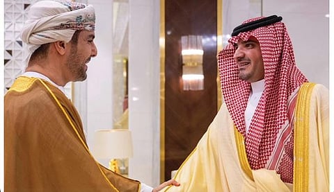 الأمير عبدالعزيز بن سعود يستقبل سفير سلطنة عمان المعيّن حديثًا لدى المملكة