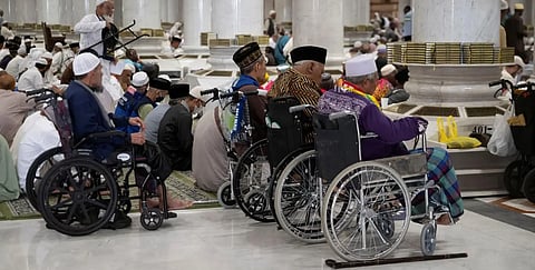 «شؤون الحرمين» تقدم خدمات شاملة ونوعية لكبار السن وذوي الإعاقة بالمسجد النبوي