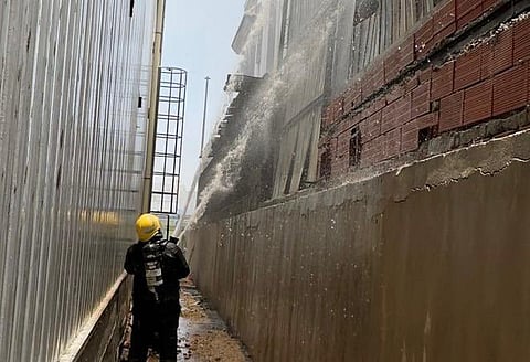 «مدني جدة» يخمد حريقًا في مستودع بحي الصفا ولا إصابات