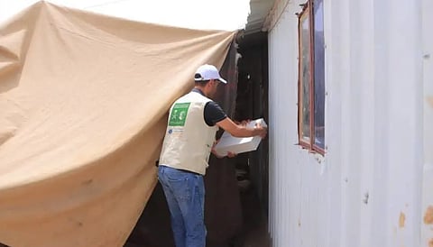 مركز الملك سلمان للإغاثة يوزع 3.220 كرتون تمر في مديرية الوادي بمحافظة مأرب