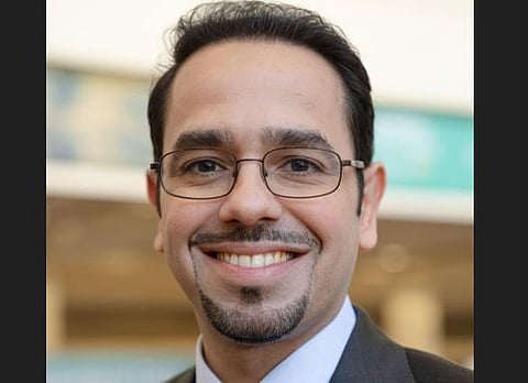 سعد الصقير أول طبيب أمراض جلدية من دول الخليج يحصل على وسام القيادة الدولية في الأمراض الجلدية لعام 2025