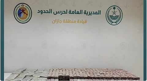 القبض على مخالف بجازان لتهريبه 99,900 قرص خاضع لتنظيم التداول الطبي
