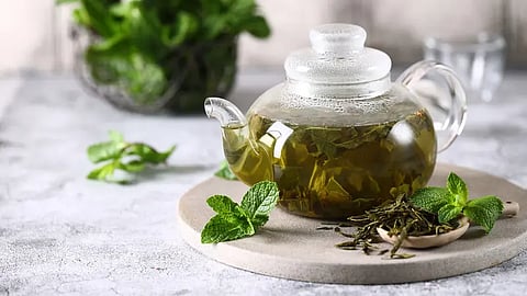 الشاي الأخضر.. مشروب يعزّز الصحة وتوقيت تناوله يصنع الفارق