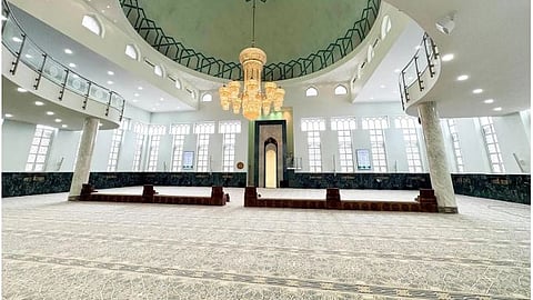 «الشؤون الإسلامية» تُكمل فرش جامع الملك فهد في سراييفو بـ2100 متر مربع من السجاد الجديد