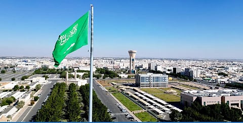 أمانة تبوك تستقبل وتعالج أكثر من 38 ألف بلاغ خلال النصف الأول من 2025