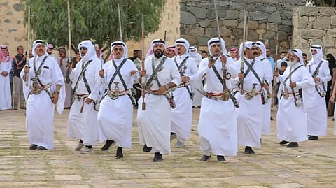 السيّاح والمصطافون يتوافدون على فعاليات الفنون الشعبية بـ"صيف النماص" 