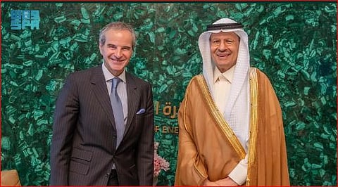 الأمير عبدالعزيز بن سلمان يبحث تعزيز التعاون مع مدير وكالة الطاقة الذرية
