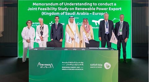 بحضور وزير الطاقة.. المملكة تُعزّز شراكاتها الدولية في مجال تصدير الطاقة المتجددة والهيدروجين الأخضر إلى أوروبا
