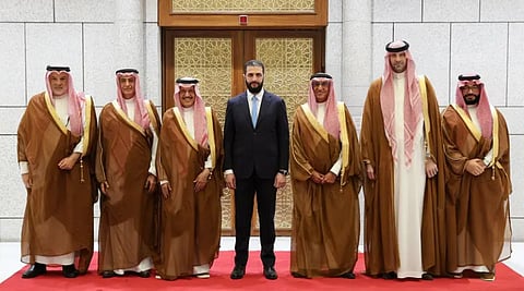 لبحث التعاون الاقتصادي.. وفد استثماري سعودي يلتقي الرئيس السوري  
