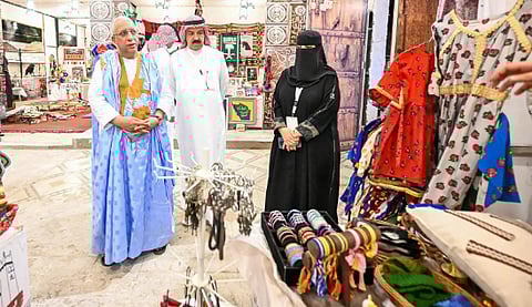 سفير موريتانيا لدى المملكة يزور فعاليات مهرجان بيت حائل 2025