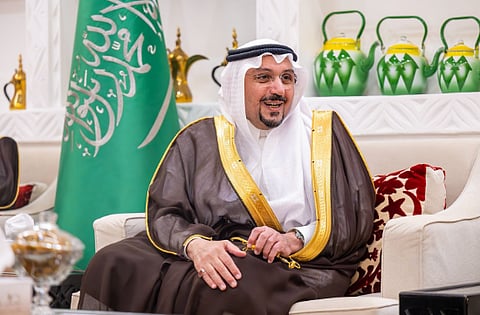 أمير القصيم يزور مقصورة السويلم التراثية في البكيرية
