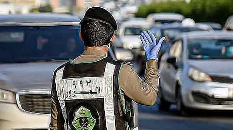 «المرور»: غرامة وقوف مركبة بغير الأماكن المخصصة لها تصل لـ 150 ريالًا