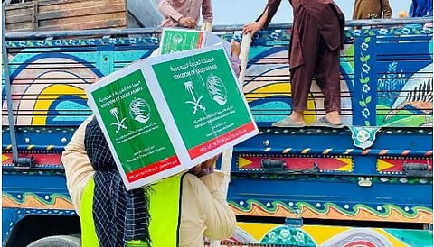 «سلمان للإغاثة» يوزّع مئات السلال الغذائية في أفغانستان والصومال