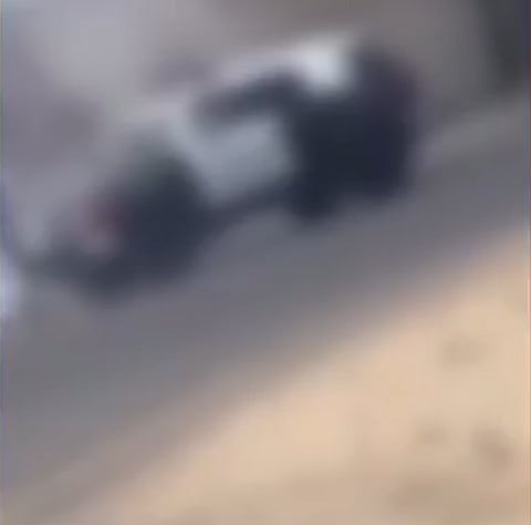 دوريات الأمن بجدة تقبض على شخص لإتلافه محلًا تجاريًا