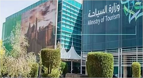 وزارة السياحة تُنفذ 2750 زيارة رقابية على الأنشطة السياحية في وجهات صيف السعودية