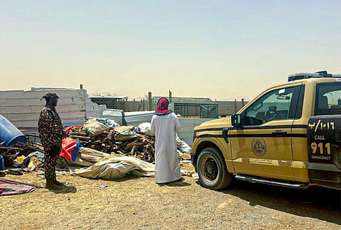 «الأمن البيئي» تضبط مخالفًا لتخزينه حطبًا محليًا في الرياض