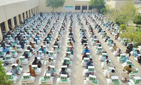 مركز الملك سلمان للإغاثة يوزّع 3,664 سلة غذائية في عدة مناطق بباكستان