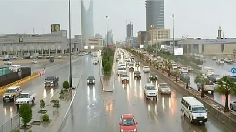 لتفادي مخاطر الأمطار.. «المرور» يدعو لفحص جاهزية المركبة قبل القيادة
