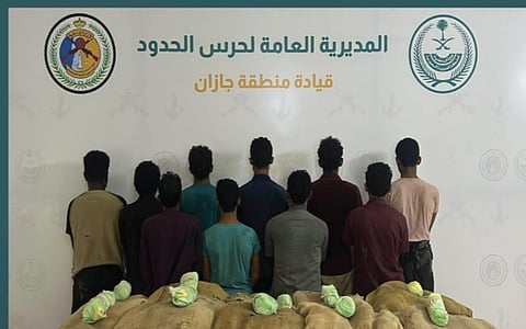 القبض على 17 مخالف لتهريبهم 290 كيلوجرامًا من نبات القات بمنطقتي عسير وجازان 