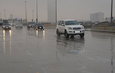 الأرصاد: استمرار هطول أمطار متوسطة إلى غزيرة حتى منتصف أغسطس بعدة مناطق

 