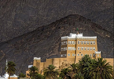 «قصر العان».. إطلالة ساحرة للسائحين بوادي نجران 