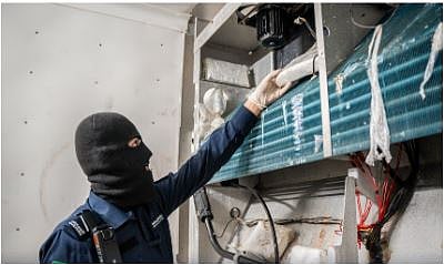 إحباط محاولة تهريب أكثر من 28 كيلو جرام من الكوكايين المخدر في ميناء جدة