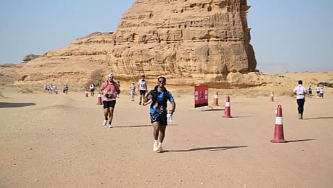 بمشاركة 500 عداء من أنحاء العالم.. انطلاق سباق «لهيب العلا» وسط تضاريسها الفريدة