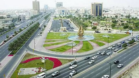 إغلاق فرع مطعم شهير في الخبر بعد تسجيل حالات تسمم غذائي