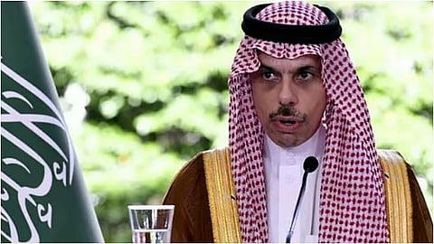 وزير الخارجية يستعرض العلاقات الثنائية مع نظيره البحريني