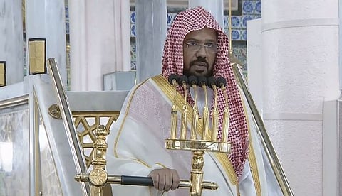 خطيب المسجد النبوي: اللهم احفظ بلاد الحرمين وعلماءها ومقدساتها وحرماتها ورجال أمنها وعلى رأسهم خادم الحرمين وولي عهده 