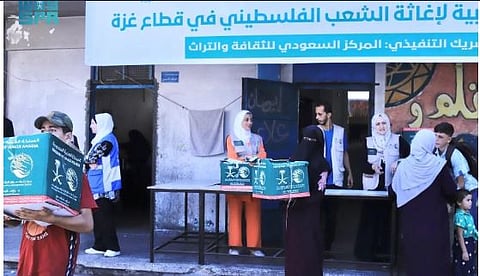 «سلمان للإغاثة» يوزع آلاف السلال الغذائية في قطاع غزة 