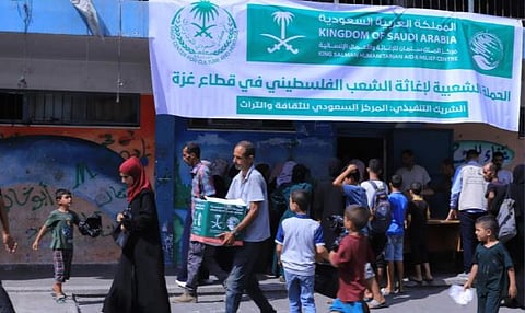 «سلمان للإغاثة» يواصل توزيع السلال الغذائية على آلاف الأسر المحتاجة في قطاع غزة 