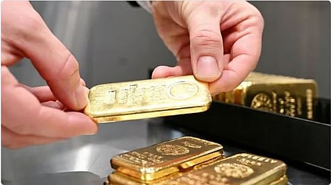 انخفاض أسعار الذهب مع صعود الدولار