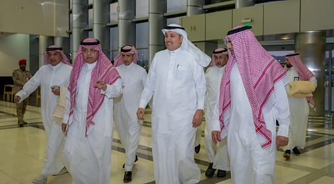 وزير النقل يطلع على سير الحركة التشغيلية بمطار نجران الدولي