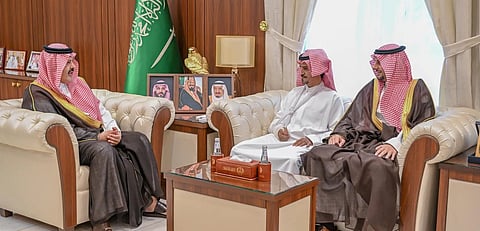 بعد سيطرته على حريق بعداد كهرباء مدرسة.. المعلم سعود الشمري يروي تفاصيل الموقف «البطولي»