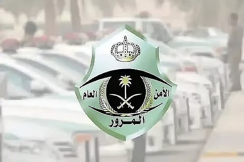 المرور: غرامة استخدام أي جهاز محمول أثناء سير المركبة تصل إلى 900 ريال
